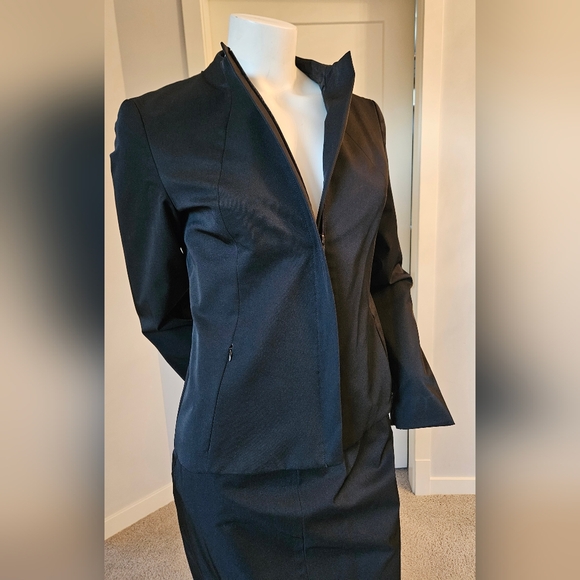 Size 4 Brian Bailey (for Holt Renfrew) Fitted Black Suit with Pencil Skirt - Picture 10 of 16